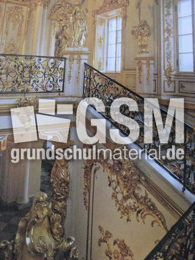 164 Peterhof, Ehrentreppe.JPG